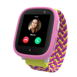 Xplora X6Play smartklocka med rosa, lila och gul elastisk rem – visar ett samtal från en förälder