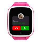 En smart XGO3 GPS klocka i rosa och inkommande samtal från mamma